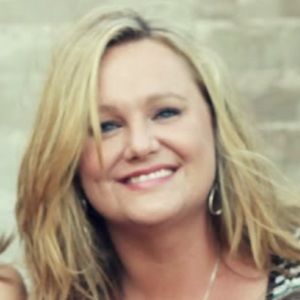 Meet your Posher, Elizbeth